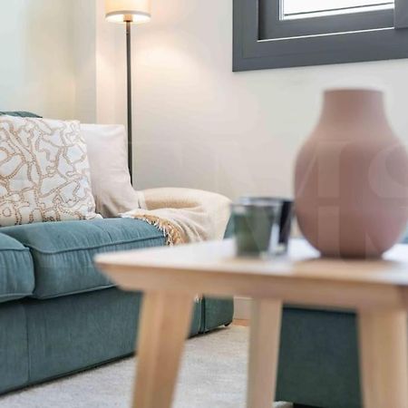 Fresh & Stylish Apartment With Parking By Rems マラガ エクステリア 写真